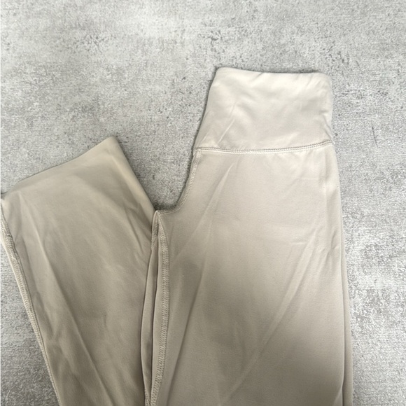 Jockey Women's Cream Leggings - Picture 1 of 2